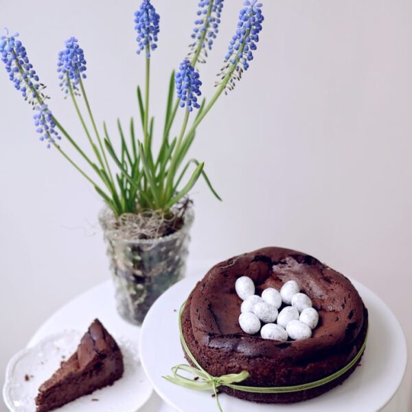 Pasca cu smantana si ciocolata 900 g